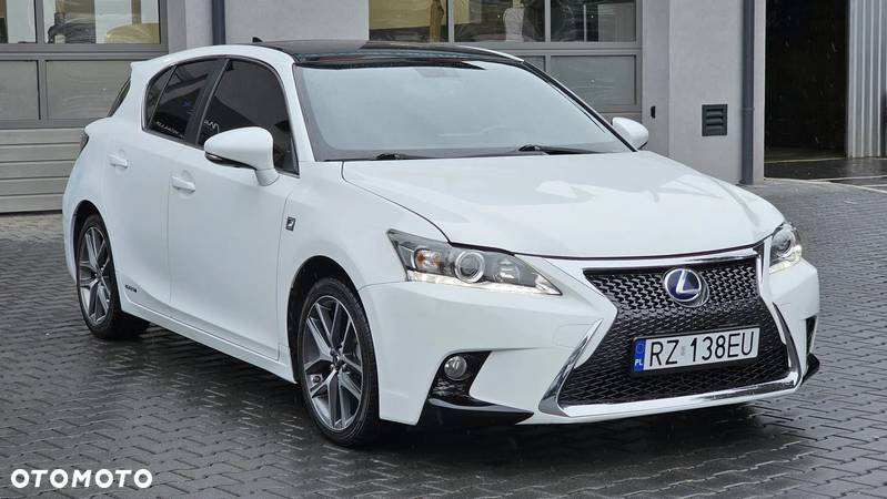 Lexus CT - 3