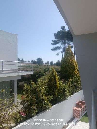 Moradia T4, localizada na zona da Cotovia, em Sesimbra-20
