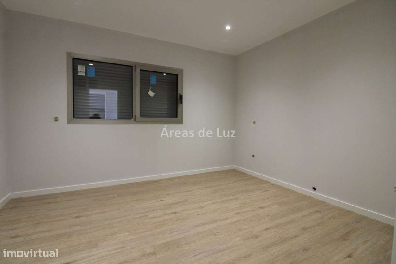 Moradia Unifamiliar - Zona da Batalha - Grande imagem: 5/25