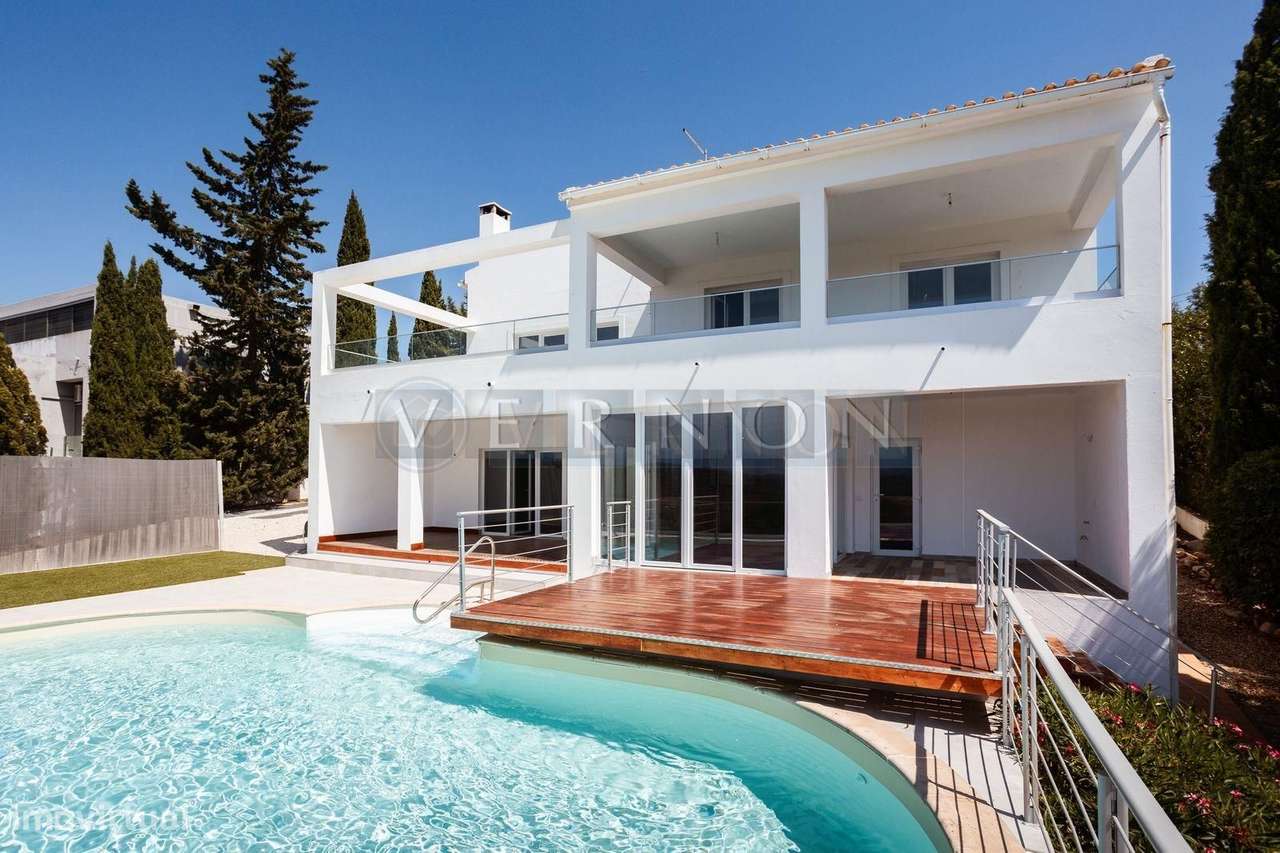Moradia Renovada T4 com Vista Rio Arade, Piscina e 2.450 m² de Terreno-37