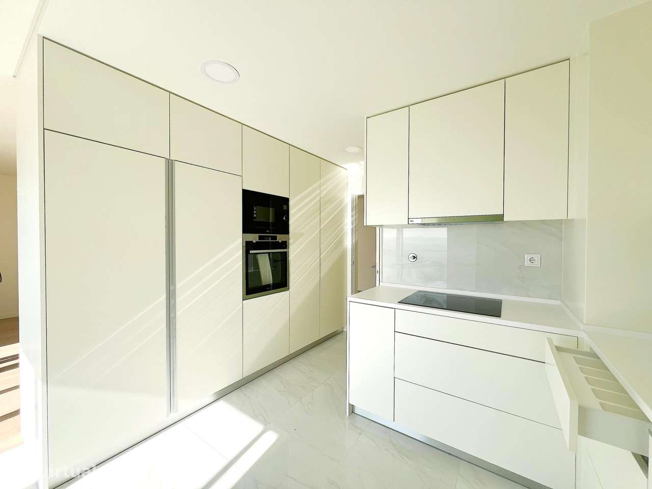 T2 novo c/ estacionamento e varanda - URBANIZAÇÃO MOINHOS DO...-14