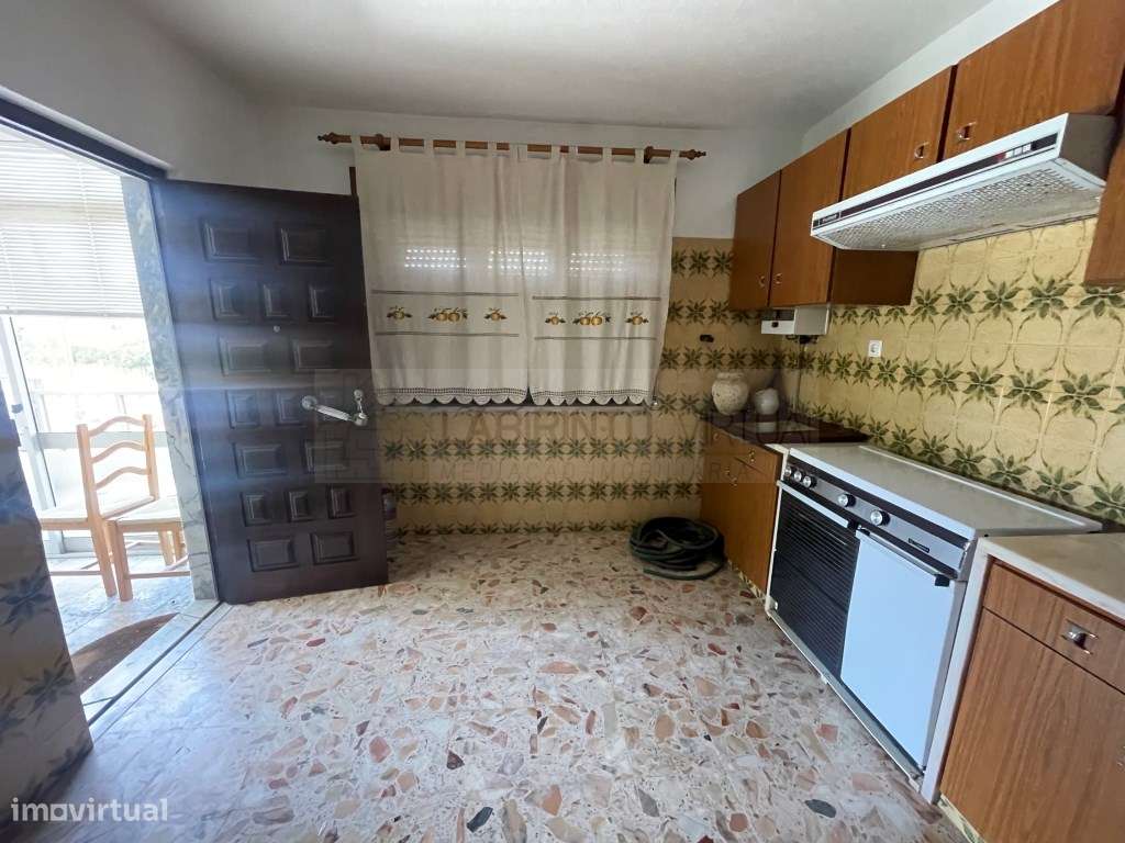 Vende-se Moradia V3 no Vimeiro - Lourinhã.-6