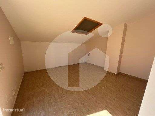 Moradia T4 com piscina - Olhão-24