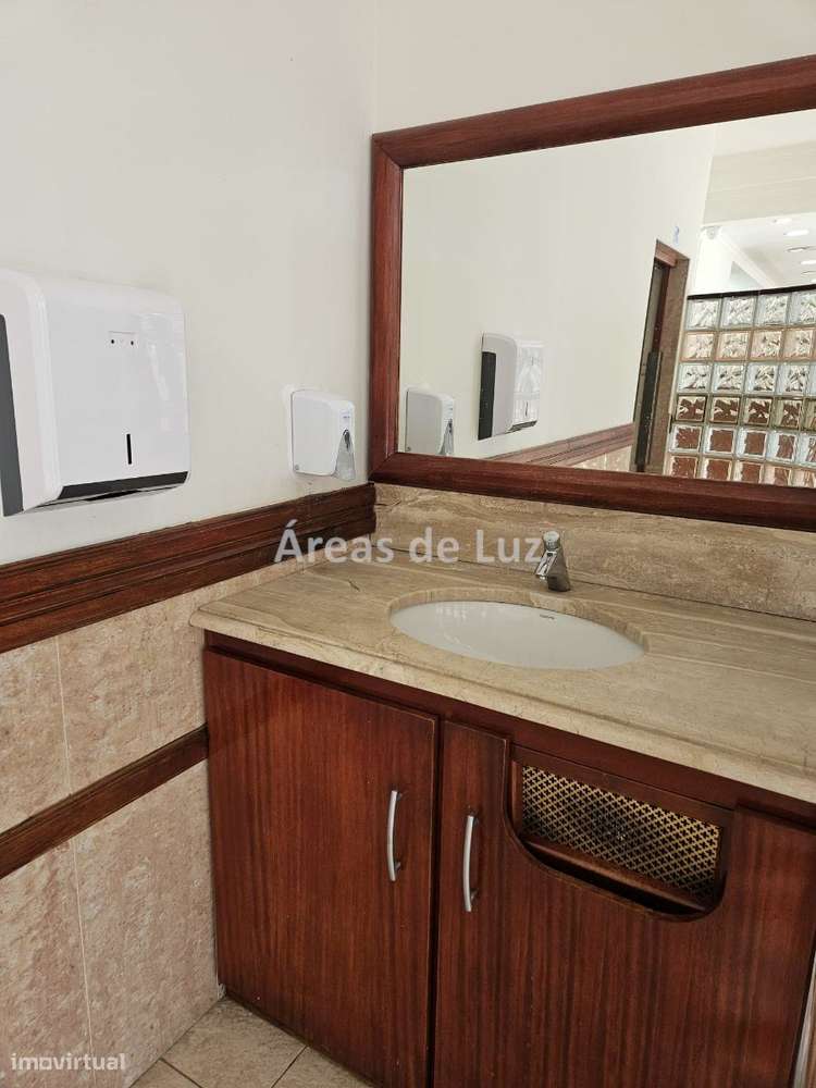 Loja / Armazém / Restaurante  - Junto à Exposalão da Batalha - Grande imagem: 5/17