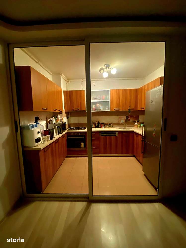 Vanzare Apartament 3 camere/loc parcare/boxa ,Tractorul, BRASOV-1