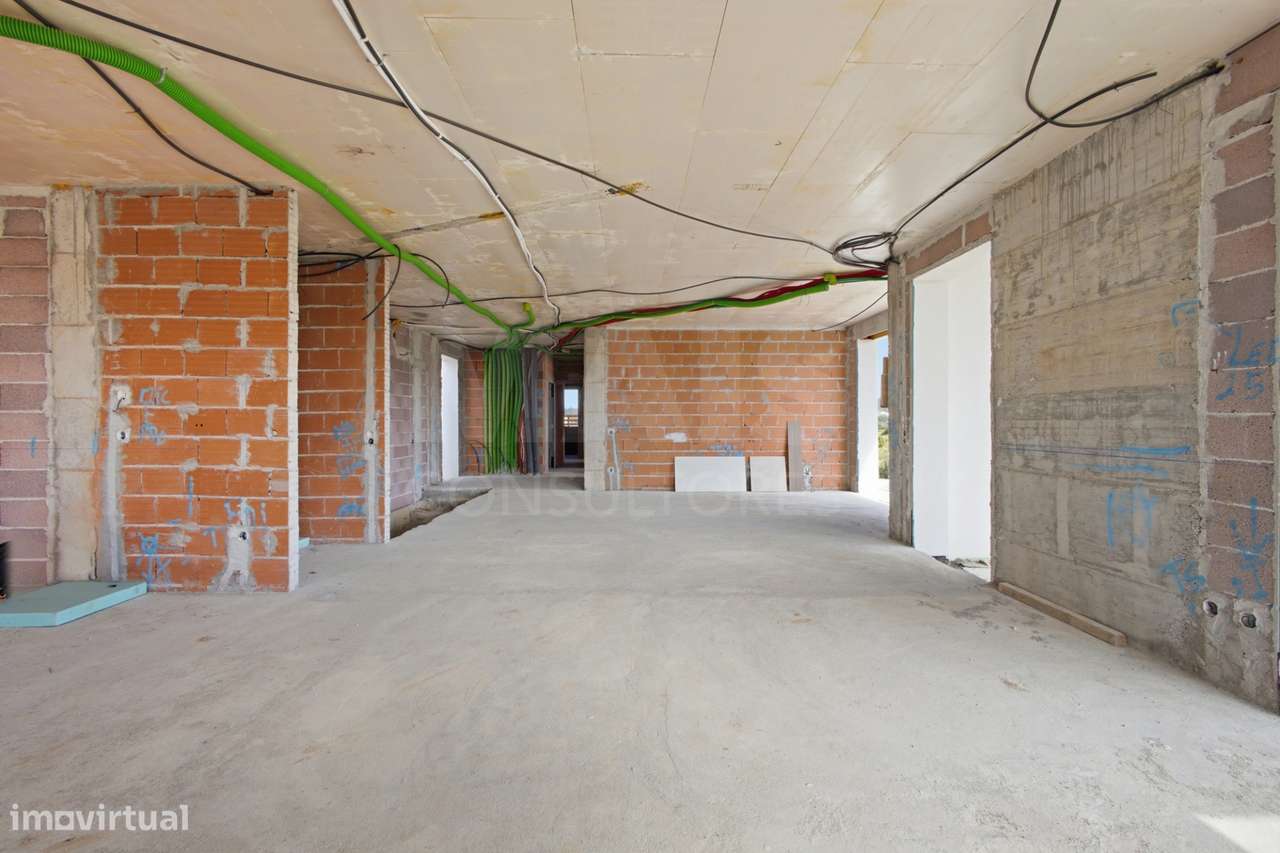 Moradia T4 com piscina em lote de 759m2 em Amoreira Óbidos-10