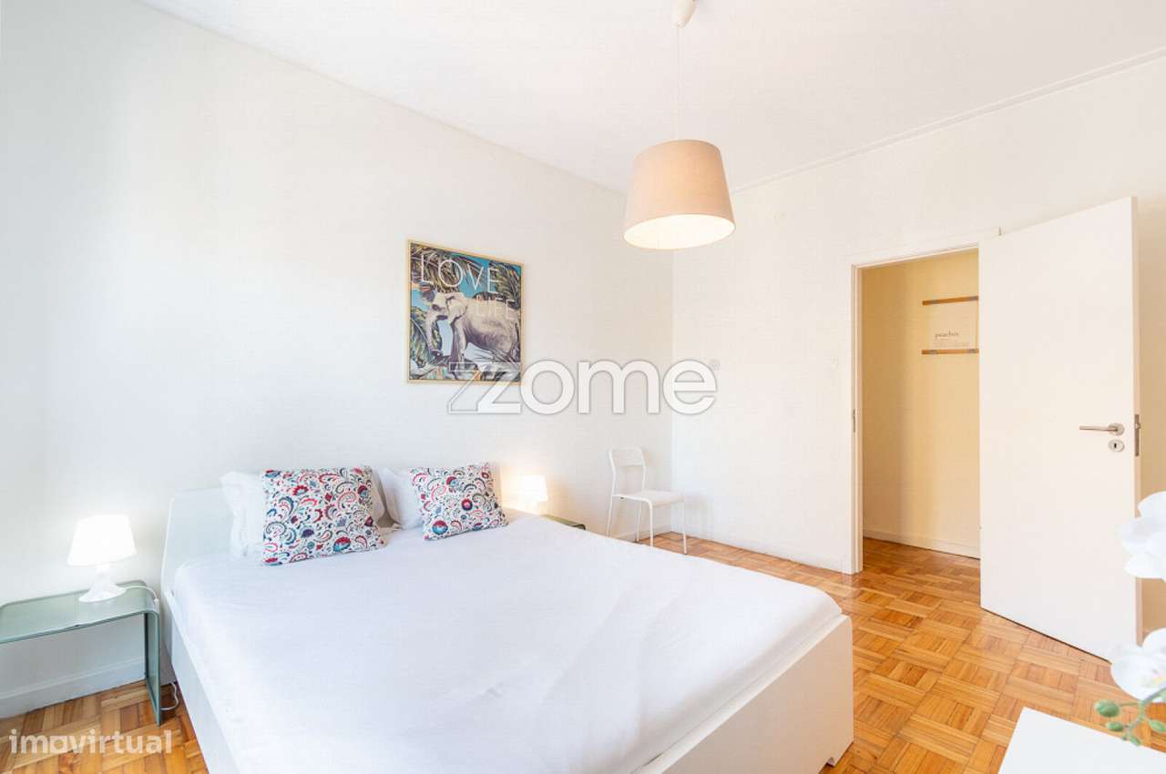 Apartamento luminoso T2+1 com varanda na Avenida Rodrigues de Freitas-17