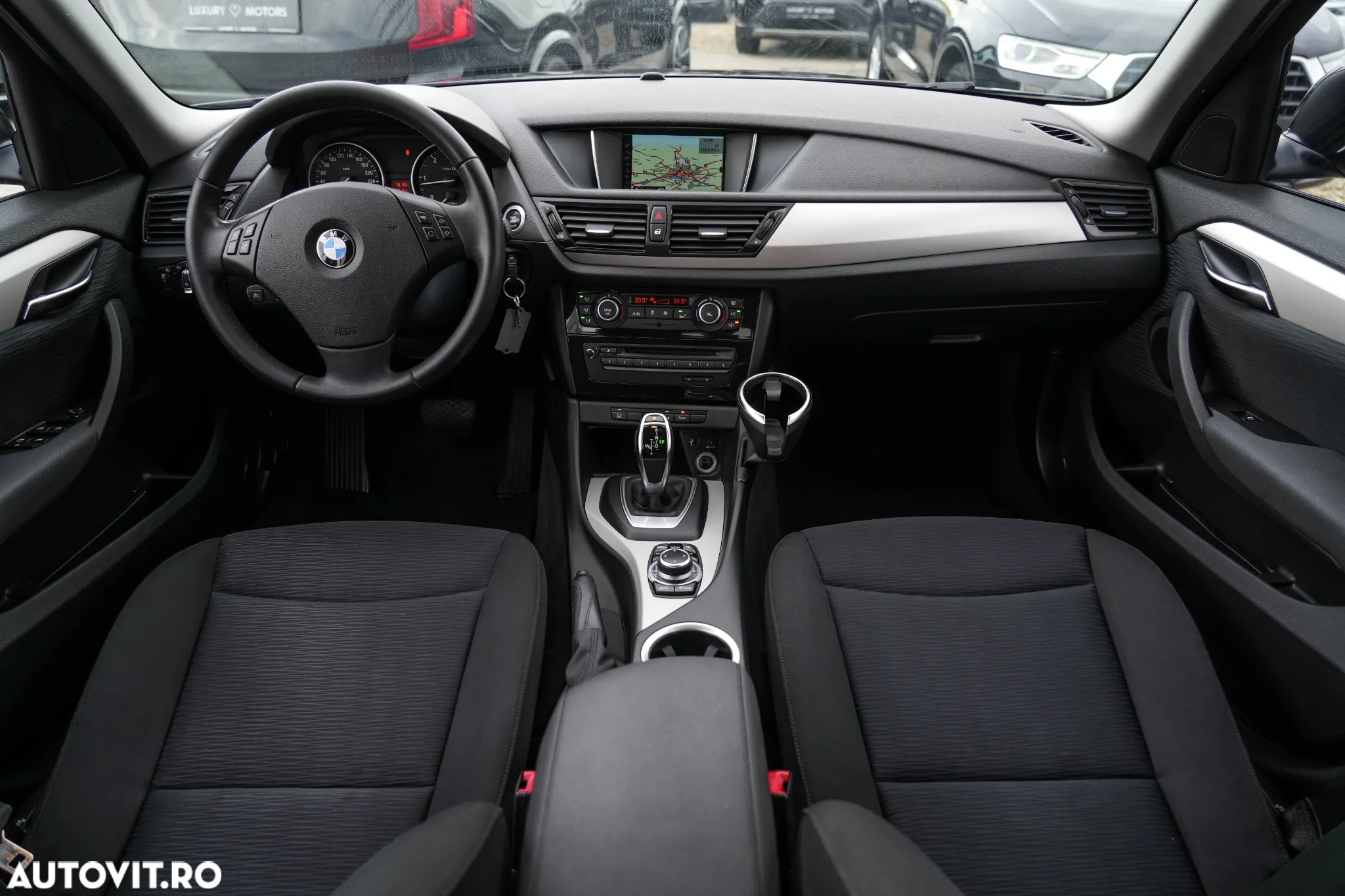 BMW X1 xDrive18d Aut. Sport Line - 2