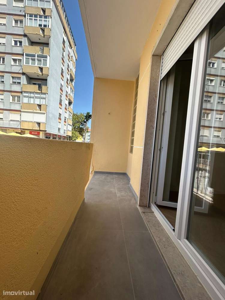 T2 em Sintra com varanda e segurança-17