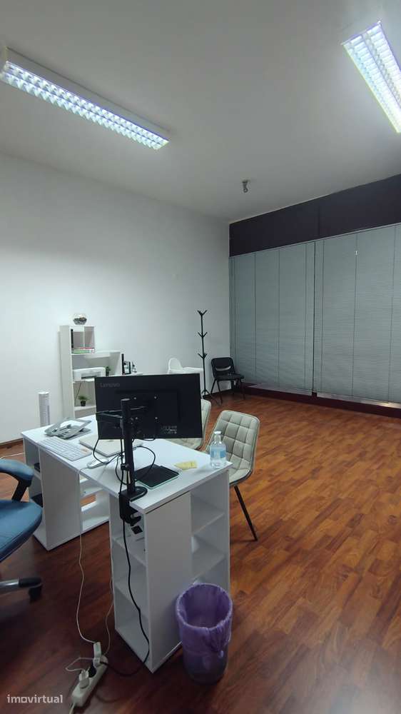Arrendamento de espaço comercial na Rua António Correia de Carvalho 88 - Grande imagem: 4/4