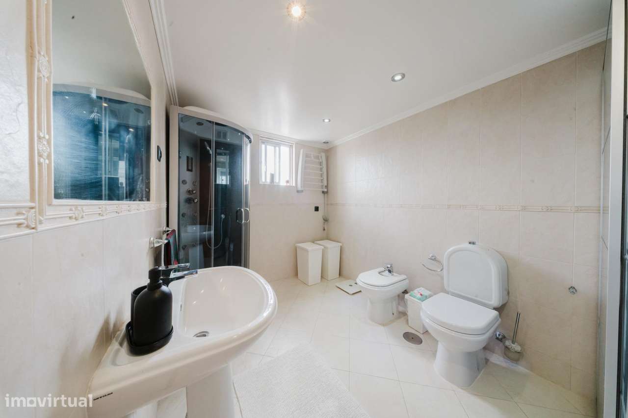 Moradia Independente T4 com Lote de 1.000 m2 em Fernão Ferro-40