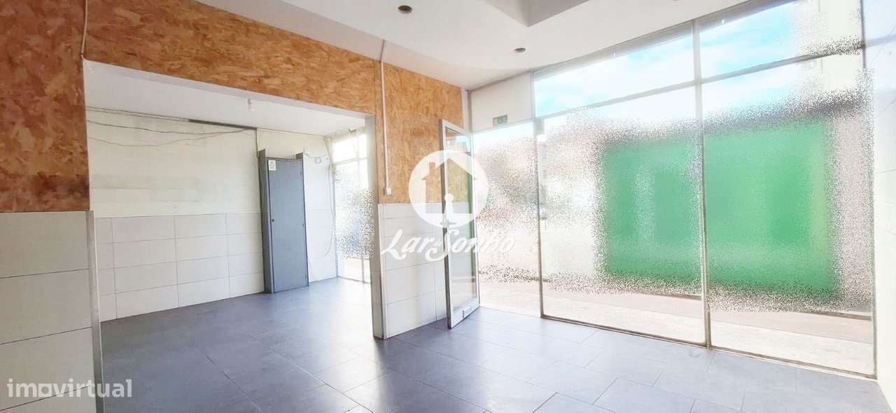 Loja com 57m2 no centro de Vila Nova de Famalicão - Grande imagem: 4/17