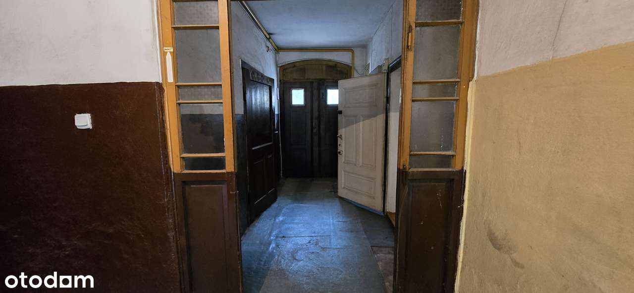 Mieszkanie w centrum, parter, do remontu-7
