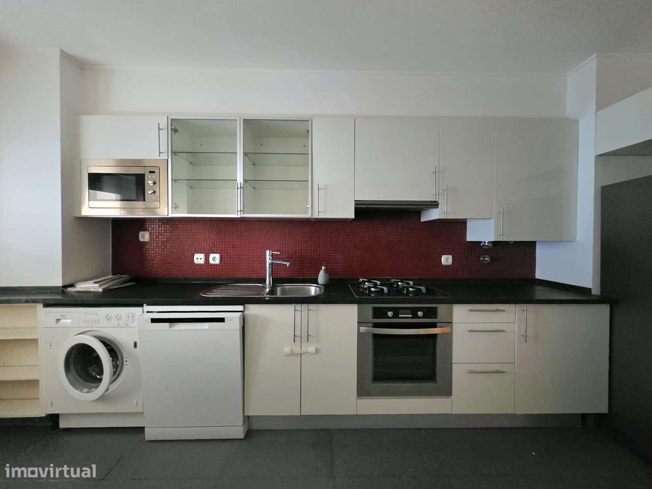 Apartamento Algés T2 com 2 lugares de garagem e arrecadação Grande - Grande imagem: 5/27