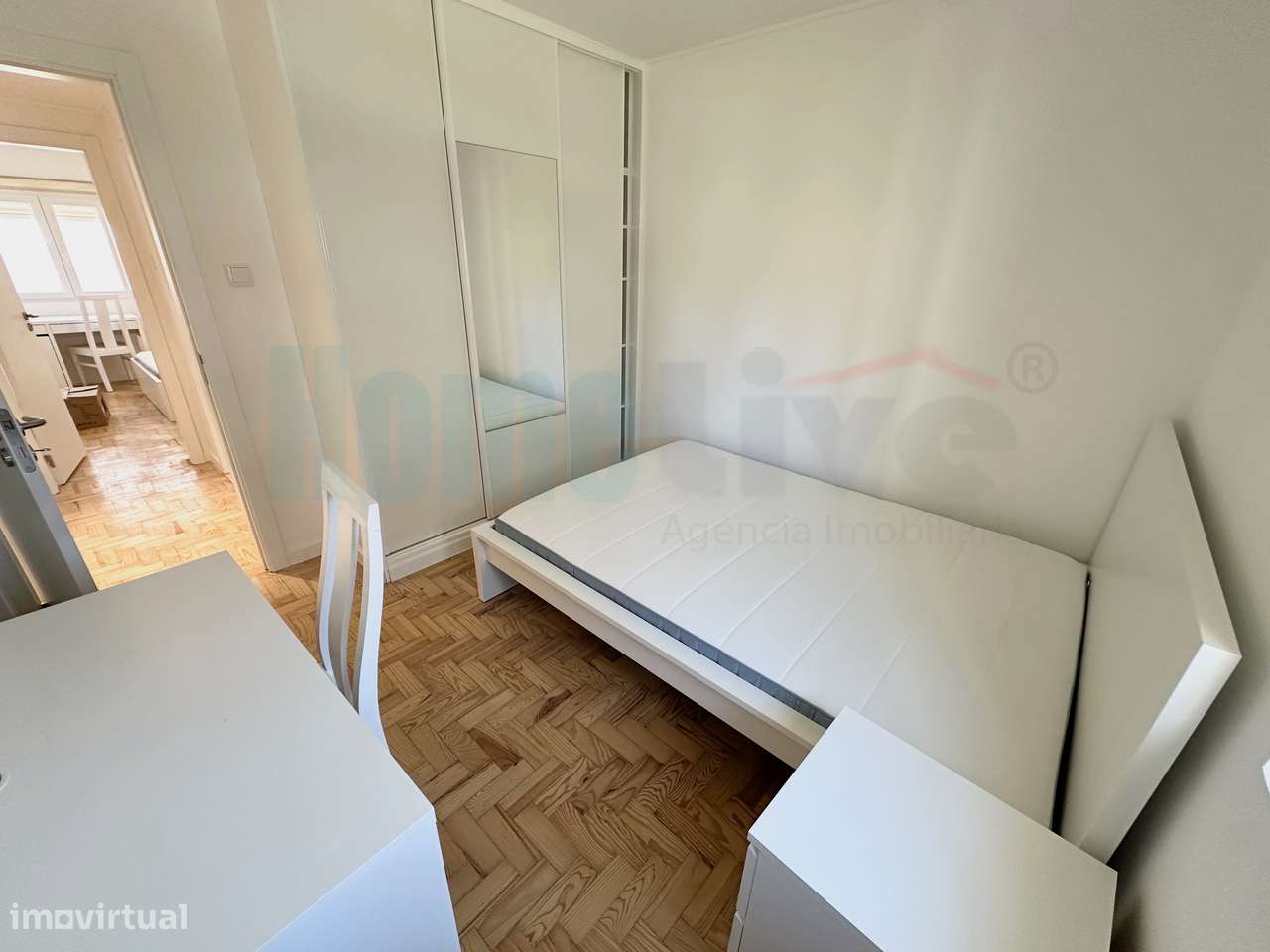 Apartamento T4 Remodelado e Mobilado Charquinho, Benfica-6
