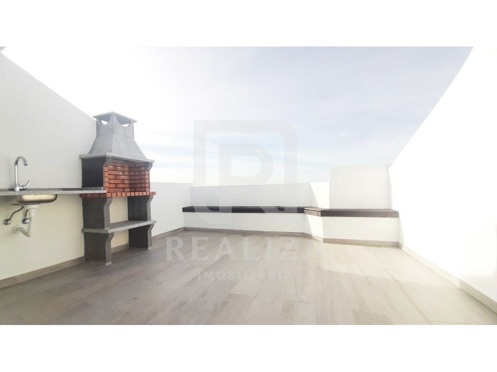 Apartamento remodelado T4 duplex com terraço na Cruz de P...