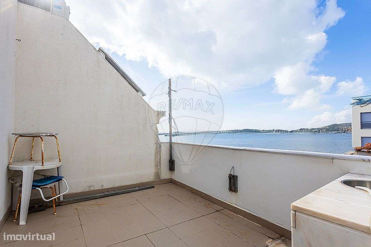 Moradia T6 para venda-24