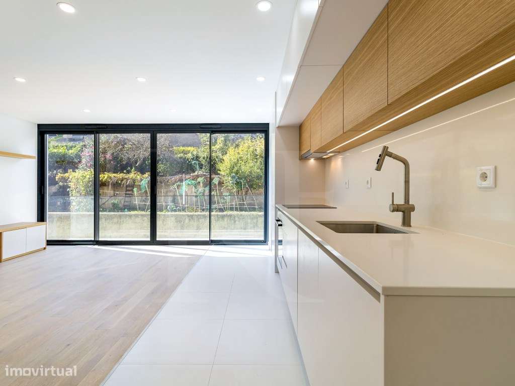 T3 Duplex a estrear com terraços e piscina no Estoril-3