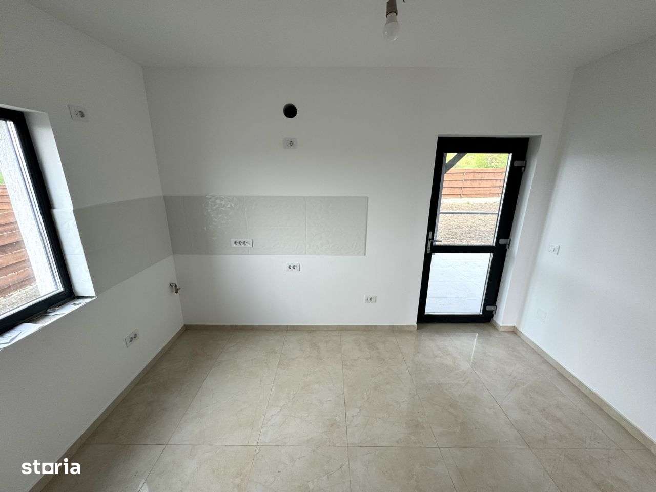 5 camere! Incalzire in pardoseala! Vila Valea Adanca (Miroslava) - Imagine principală: 4/8