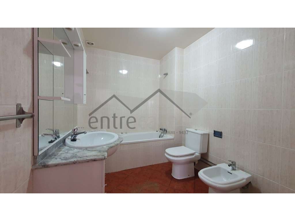 Prédio/Moradia T5 independente - Grande imagem: 5/29