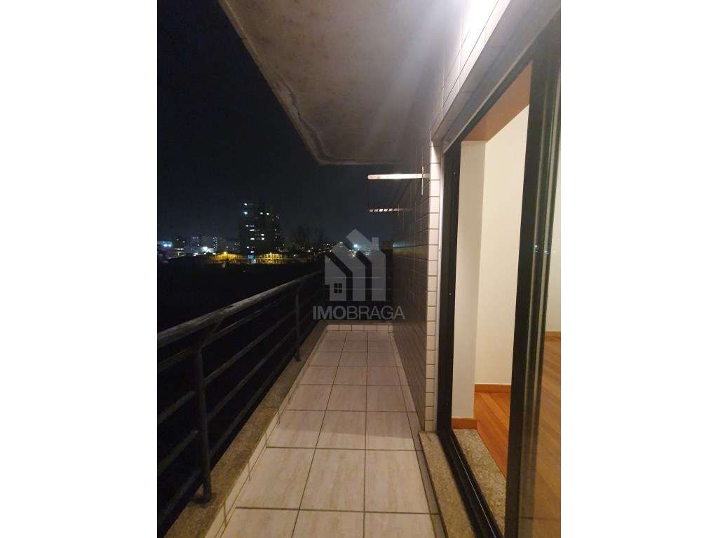 Venda Apartamento T2 Mobilado e Equipado em Lomar, Braga-13