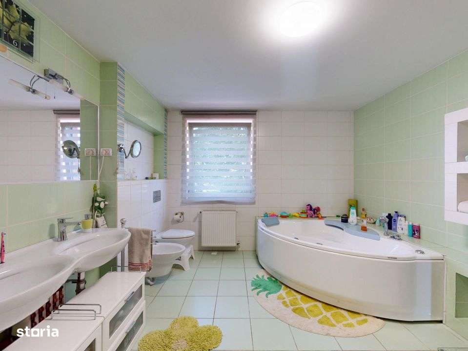 Vila Exclusivista cu Piscina, Panouri Solare si Sala de Fitness - 0% C-11