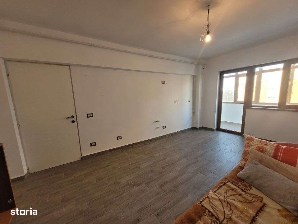 Vanzare apart. 2 camere, 62 mp, renovat, Targu Jiu, zona Debarcader - Imagine principală: 2/10