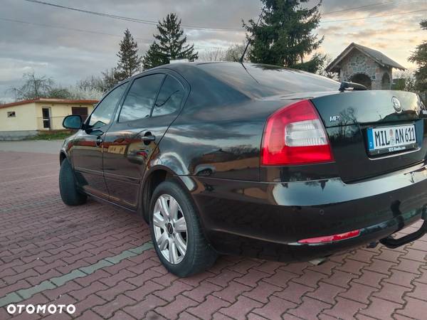 Skoda Octavia 1.6 Ambiente - 22