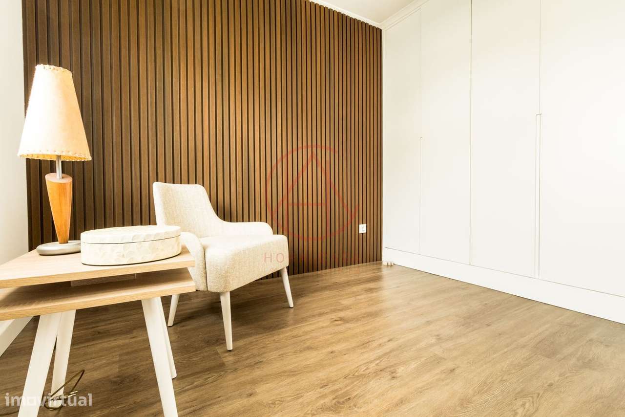 R/C de Moradia bi-familiar com quintal e garagem individual-15