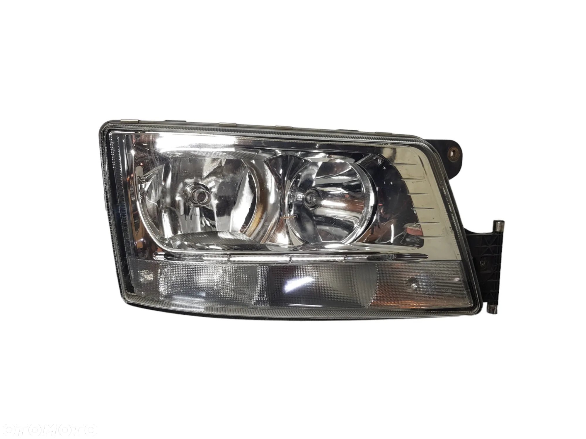 LAMPA REFLEKTOR PRZÓD LEWA PRAWA MAN TGX 81251016499 - 5