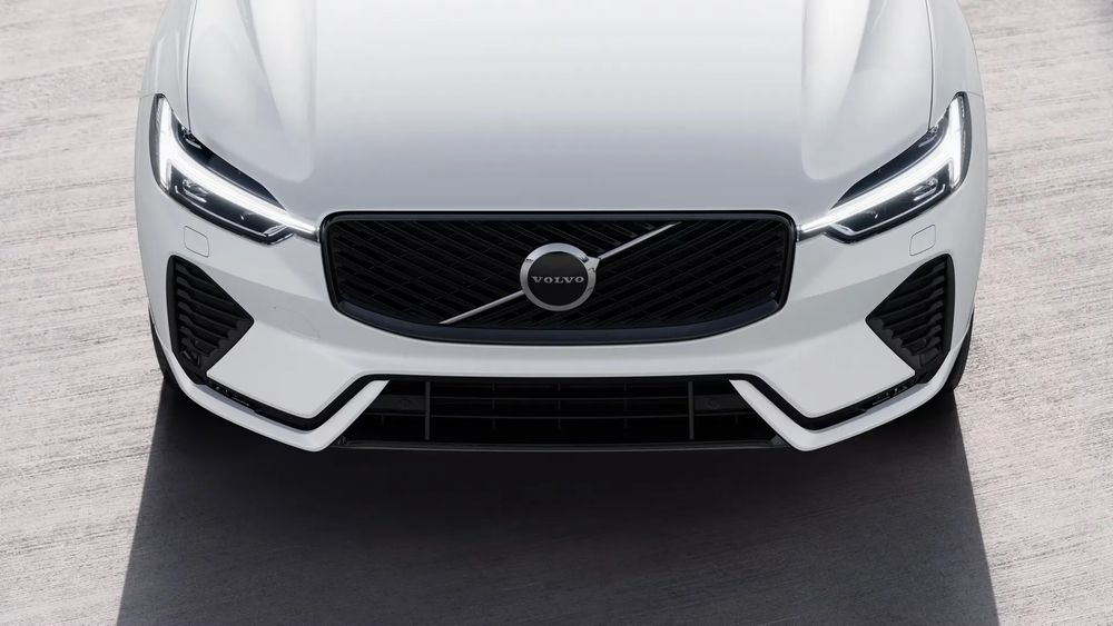 Volvo XC60 II B5 B AWD Plus Dark 2026