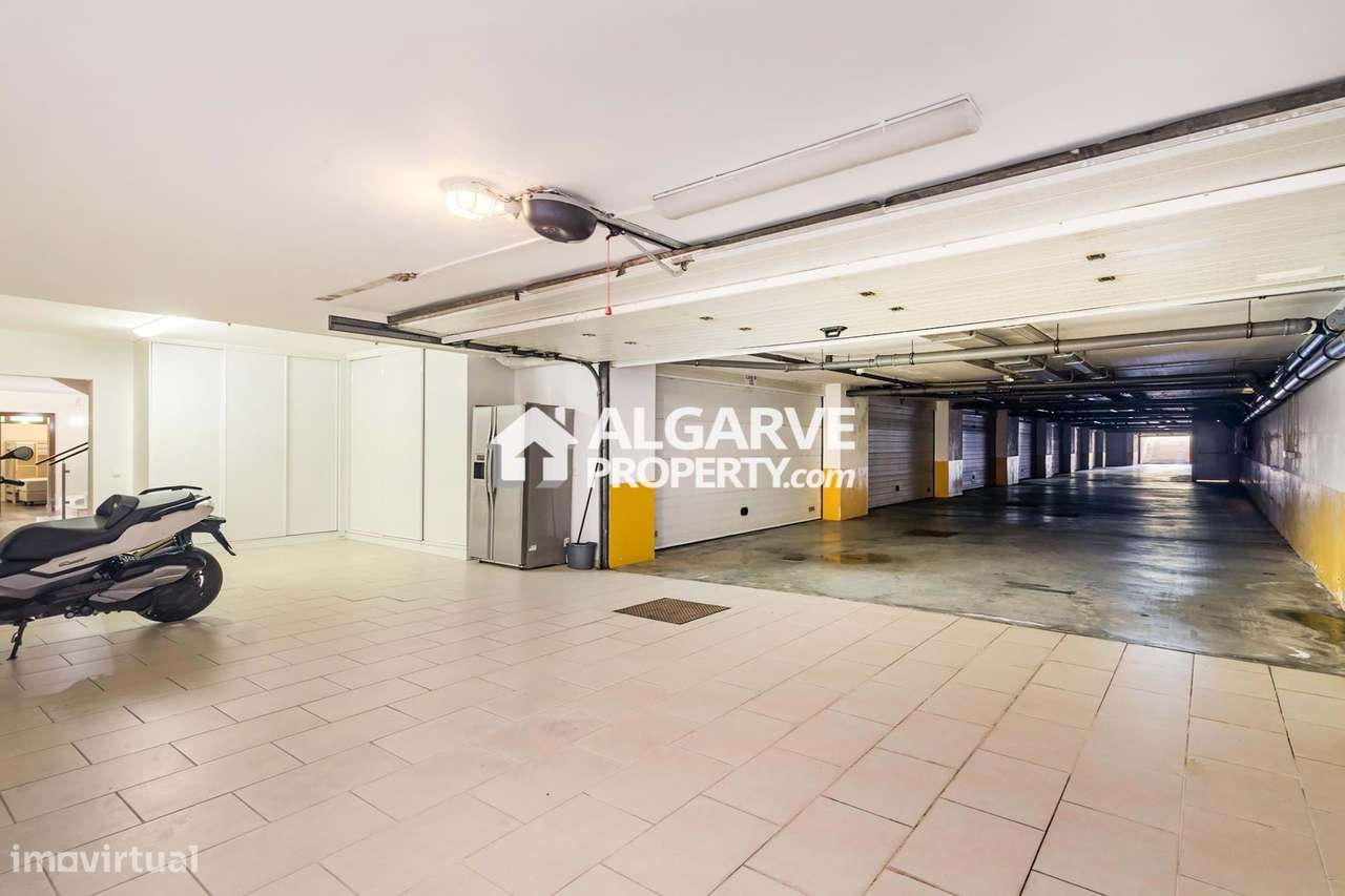 Moradia moderna V6 em condomínio com piscina. Perto de Vilamoura e pra-29