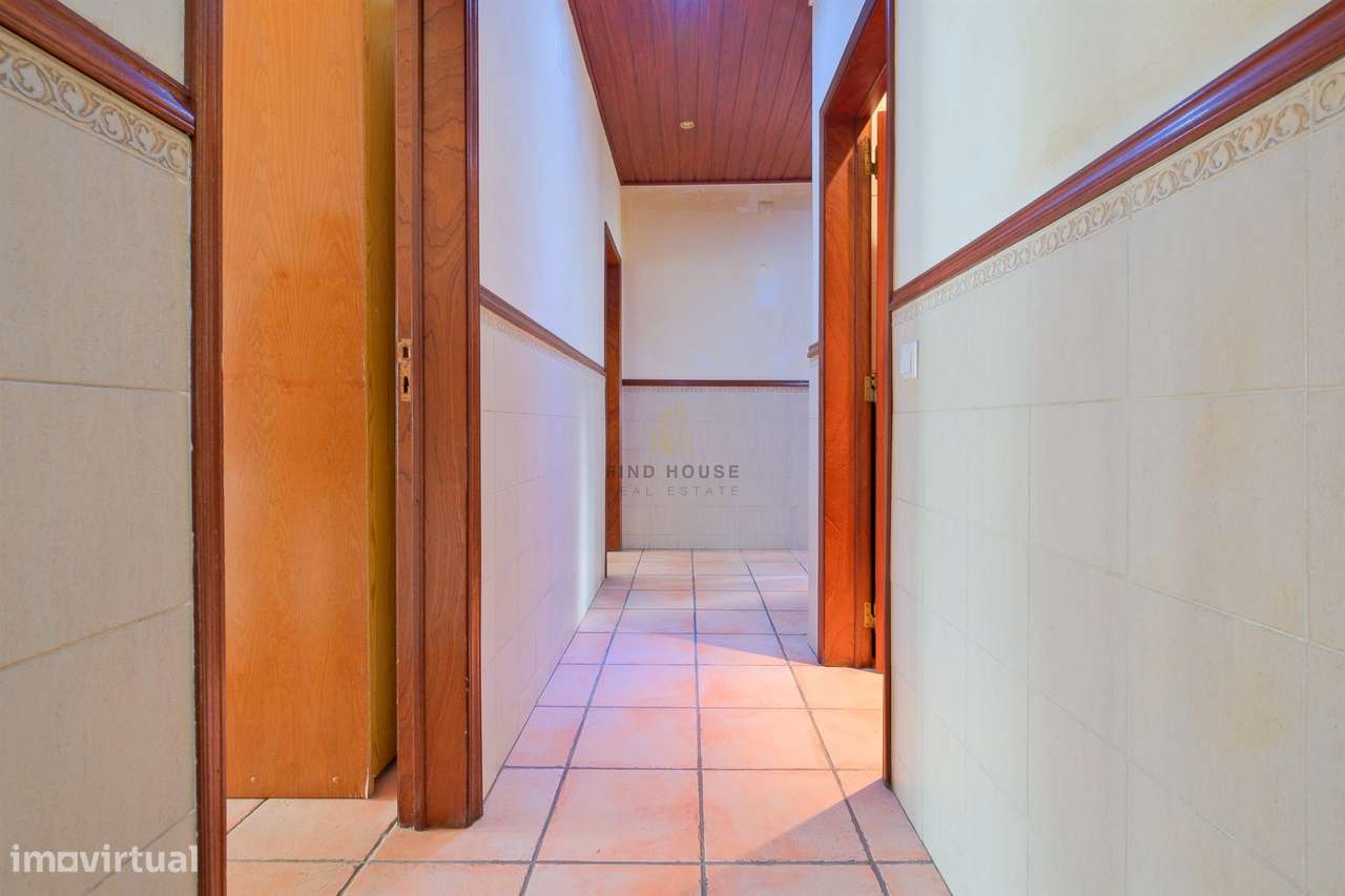 Vende-se Apartamento T3 no centro do Barreiro-5