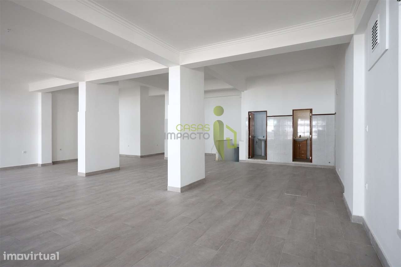 Loja para Venda em Carnaxide | 145 m² de Potencial para o Seu Negócio-4