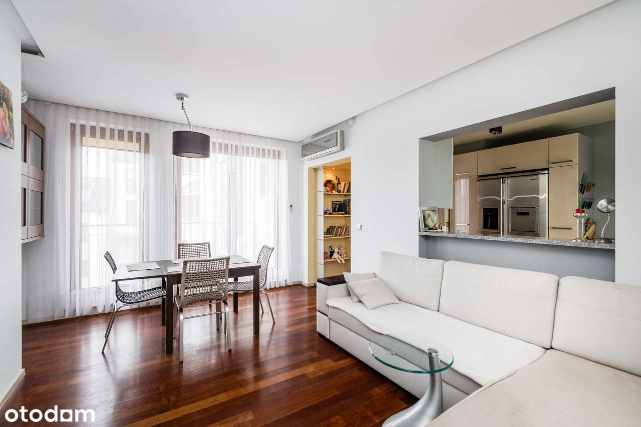 Bronowice ul. Lea. Przestronne 4-pokojowe mieszkanie z balkonem.-0