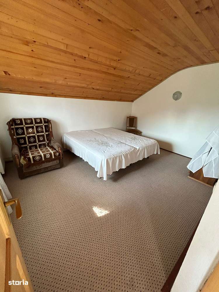 De vanzare casa cu 7 camere, 2 bai, din caramida, teren 1500 mp - Imagine principală: 4/19