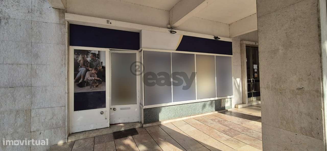 Loja com 66m2 na Venteira junto Igreja-21