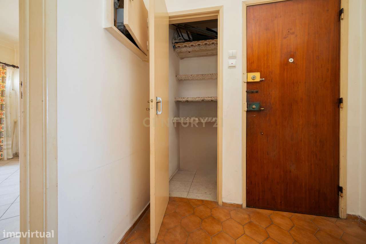 Oportunidade Investimento - Apartamento T2 | Mercês | Algueirão Mem Ma-18
