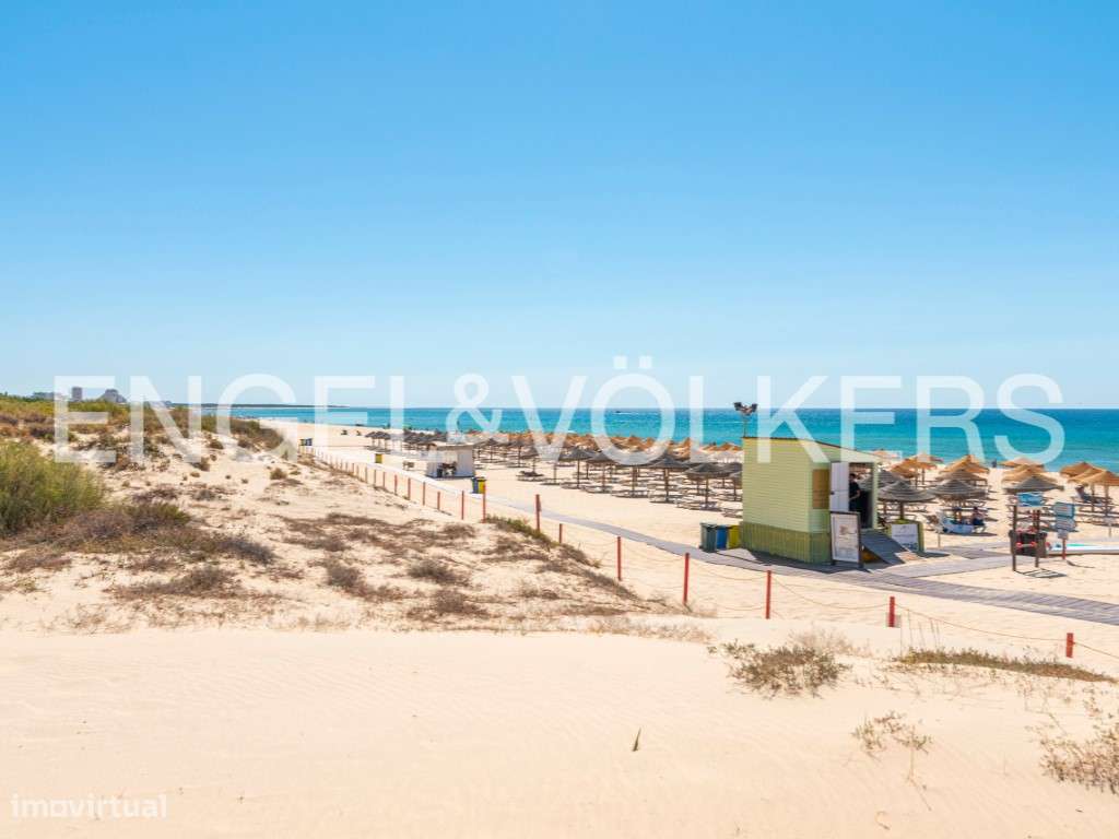 Moradia com jardim na Praia Verde-14