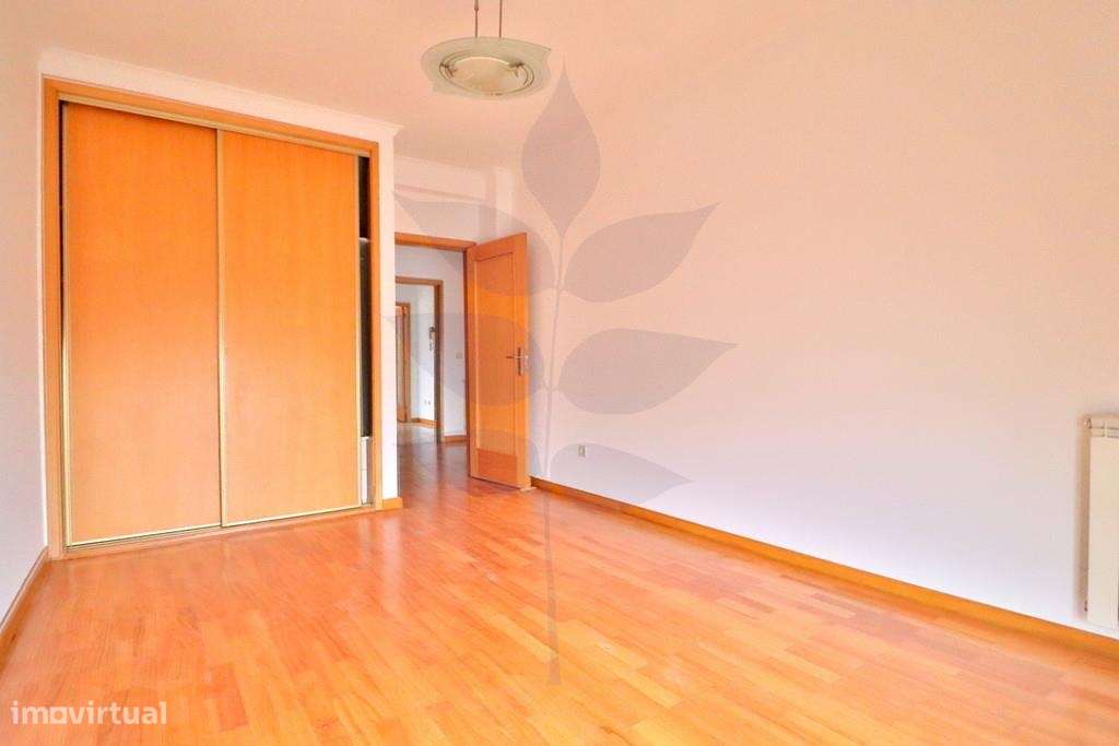 Apartamento T3 - Gualtar - Cozinha Totalmente Equipada-3