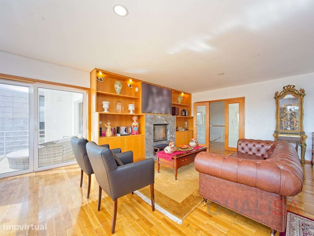 Moradia T5 com piscina, jardim e pomar e com vistas panorâmicas em ...-11