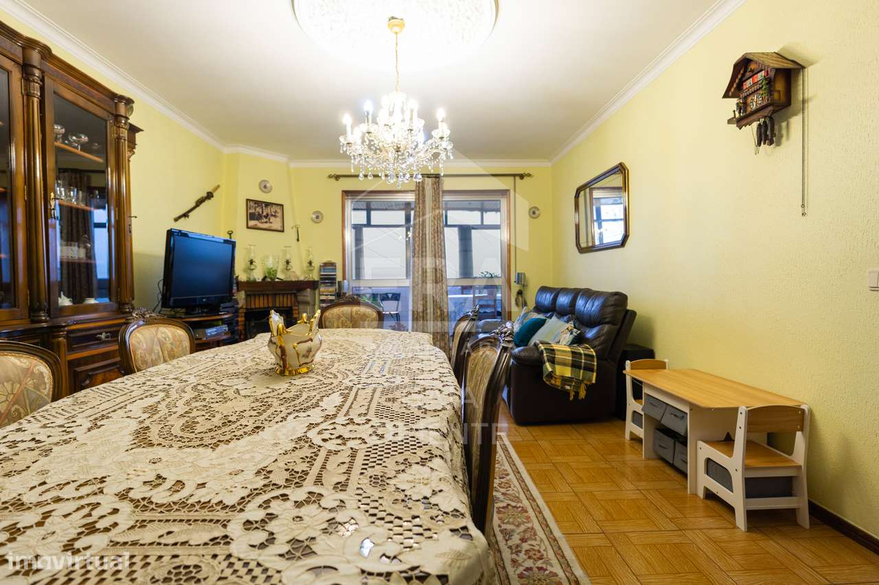 Apartamento T2 com Terraços e Vista Douro-16