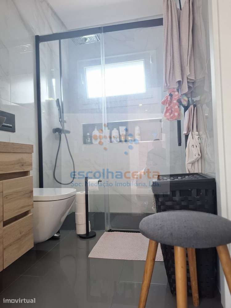 Oportunidade Excelente Moradia Térrea T4 Com Piscina de agua salgada-29