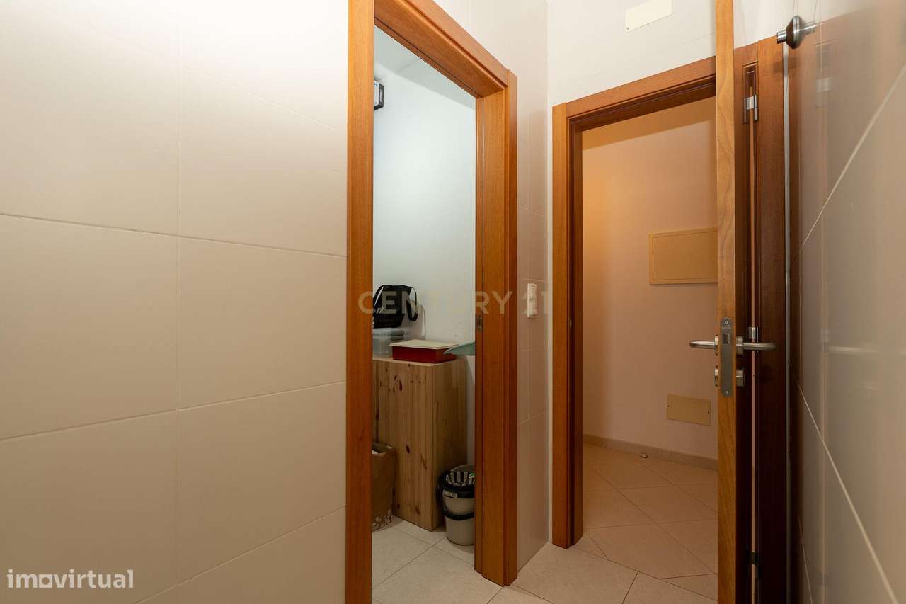 Apartamento T3 com áreas generosas-18