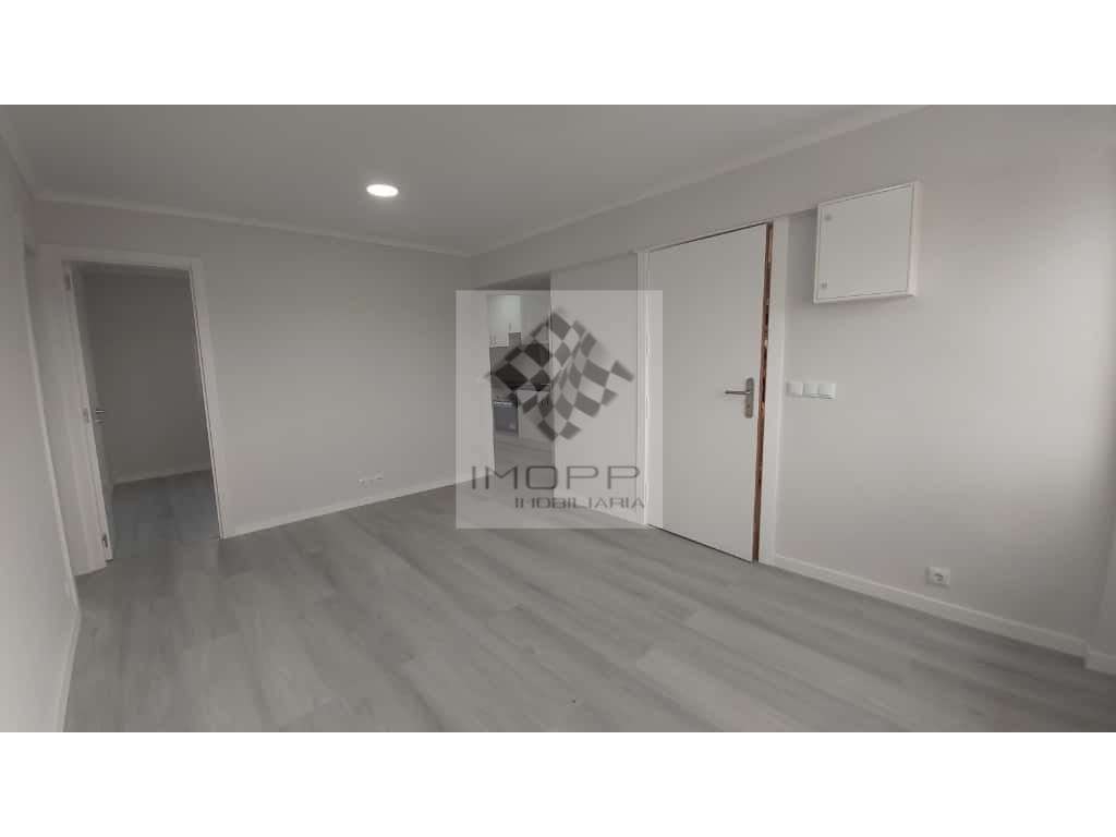 Apartamento T2 renovado às portas de Lisboa - Oportunidade única na...-6