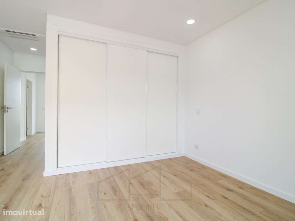 Moradia Isolada T4 - inserida em lote 420m2 - Aldeias de Irmaos - A...-31