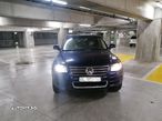 Fuzeta dreapta fata VW Touareg 5000 v10 - 2