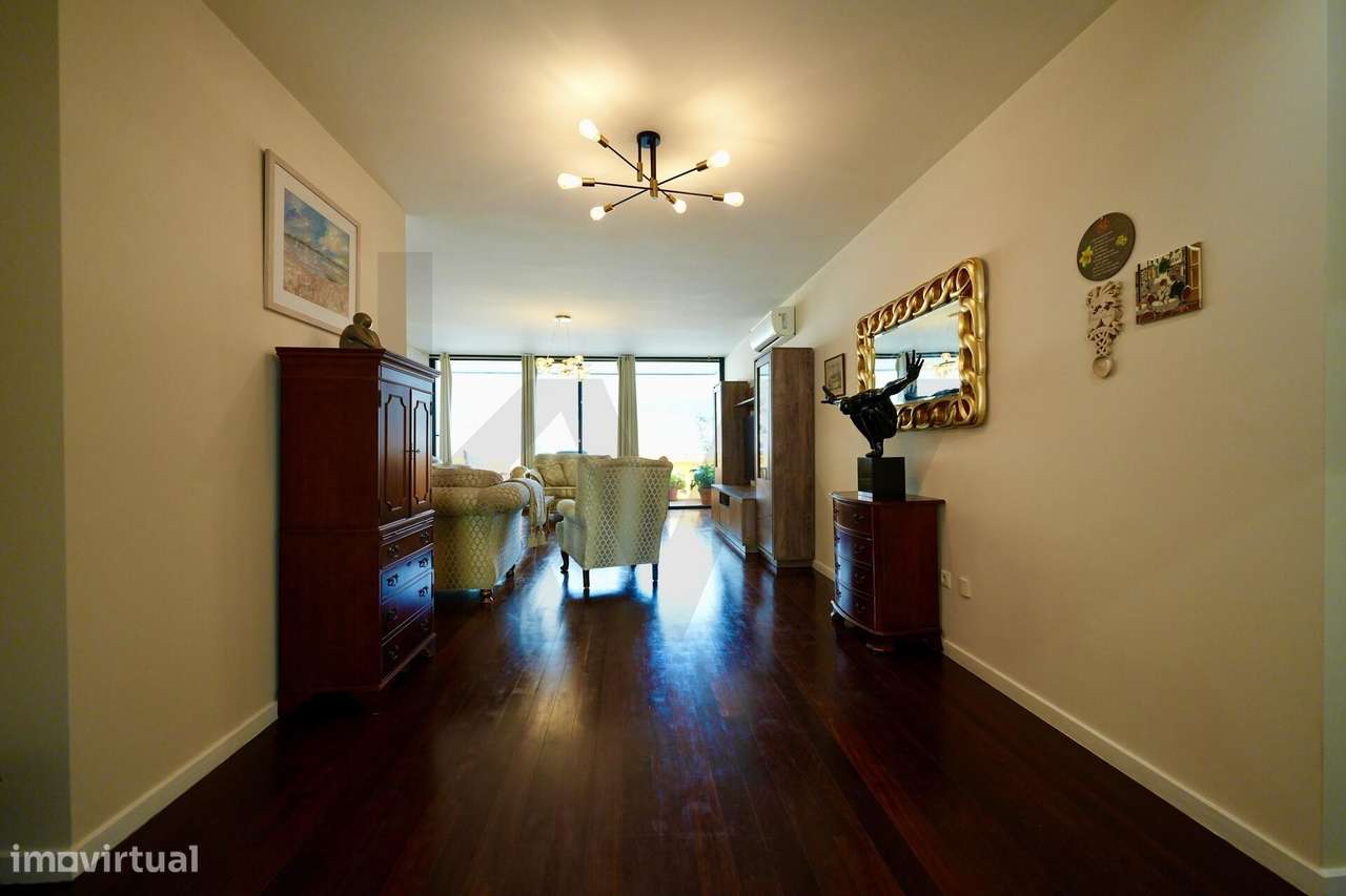 Apartamento T2 nas Madalenas com 170 m2 de área bruta, último piso.-27