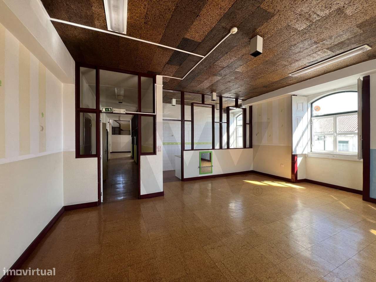Edifício Emblemático no Coração de Almeirim-27