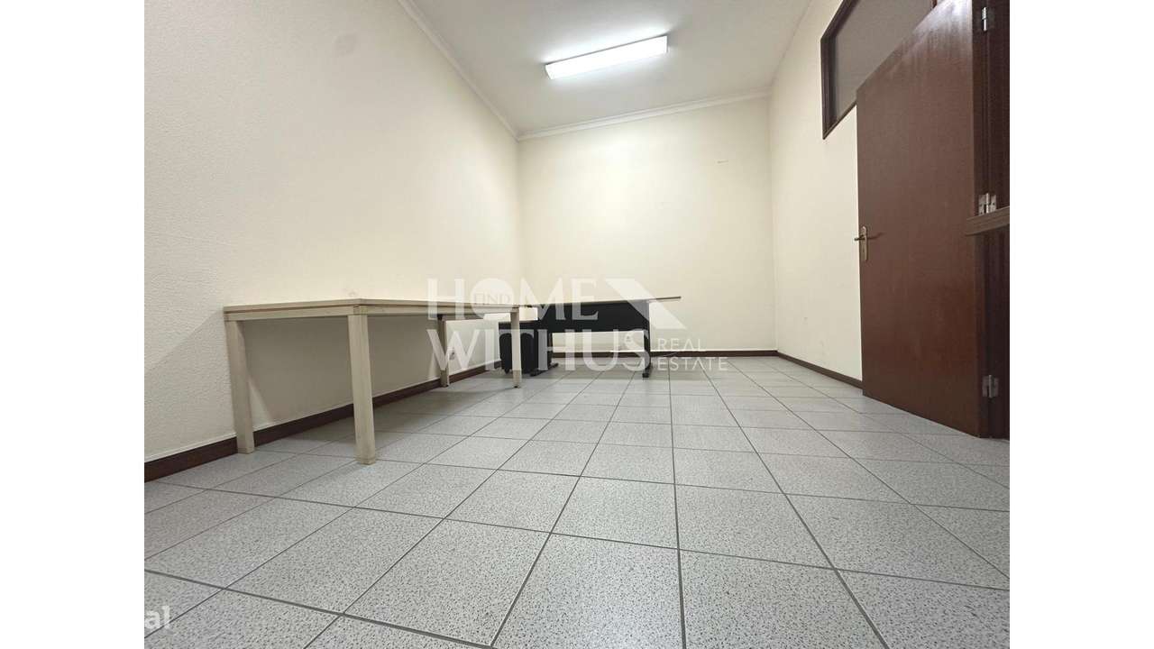 ESCRITÓRIO CENTRO DE ERMESNDE-13